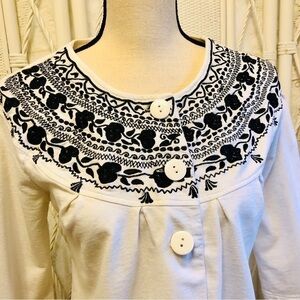 Kimchi Blue Y2K Embroidered Peasant Top • White & Blue • Size M